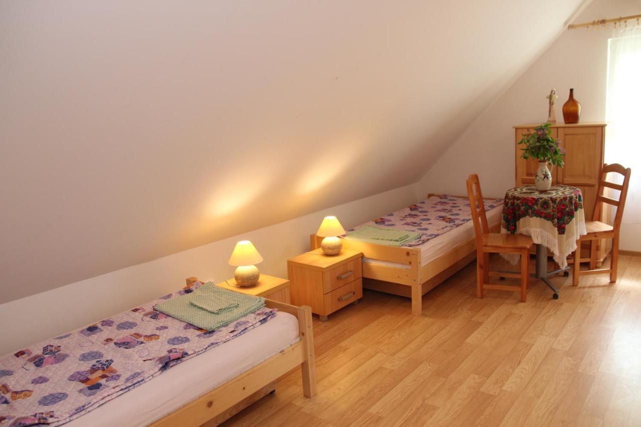 Zamsowka Villa Guciow Ngoại thất bức ảnh